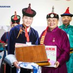 Монгол Улсын Үндэсний Урлагийн Их Театрын гоцлол дуучин Б.Бямбадорж “Шагайн уухай” уртын дуучдын анхдугаар улсын уралдаанд тэргүүн байр эзэллээ.